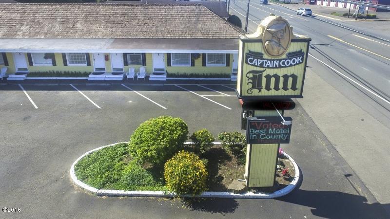 Captain Cook Inn Lincoln City Exterior foto